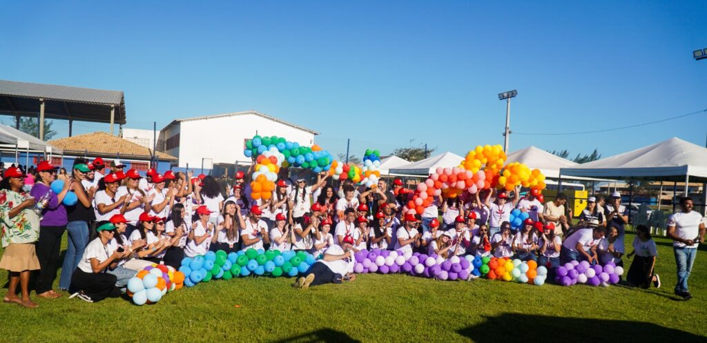 AbrAÇU em ação: participantes do Programa de Voluntariado do Porto do Açu, reunidos no Dia D do Voluntariado